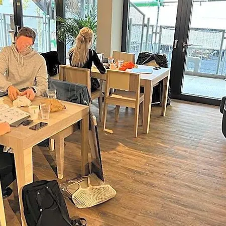 Unperfekthotel Coworkinghotel Otel 2*
